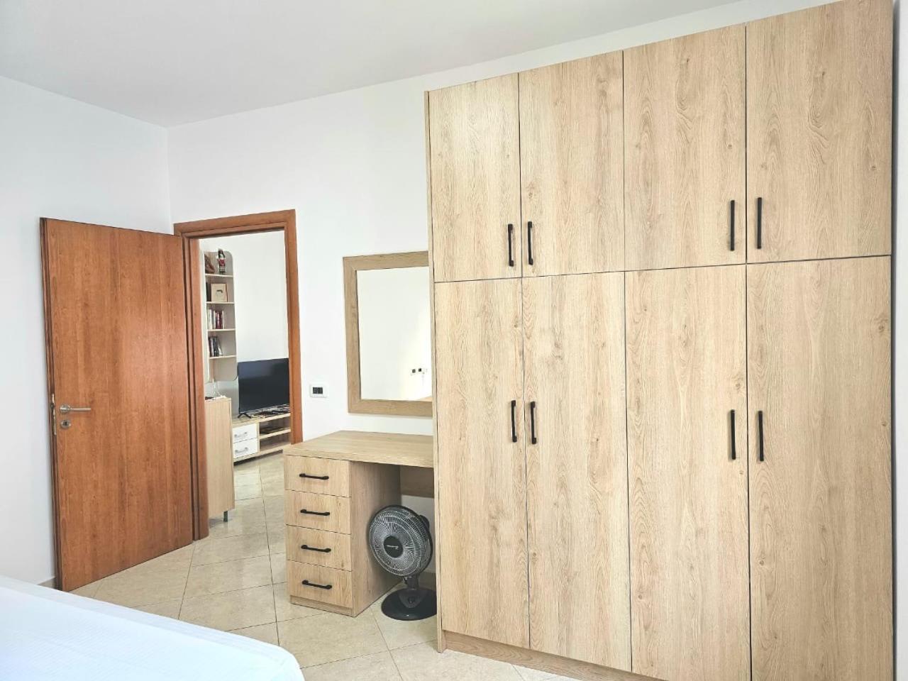 Apartament Adrien *